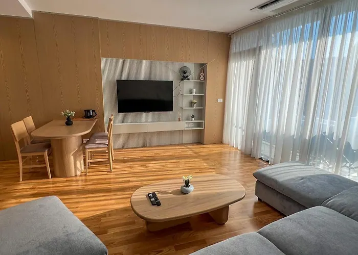 Lakeside Dream * Tirana