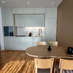 Lakeside Dream Apartment *